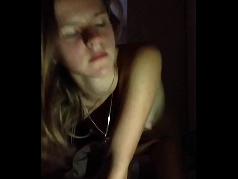 ❤️ Ein Mädchen masturbiert und wichst Porno vk bei uns
