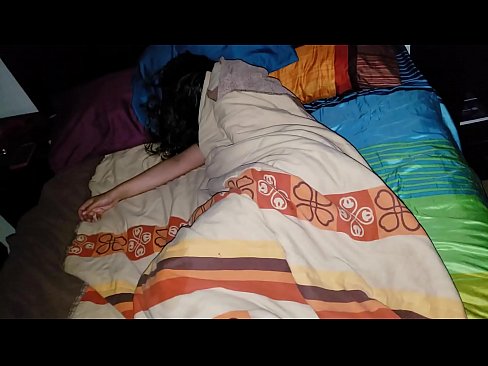 ❤️ Stiefsohn beschimpft seine junge Stiefmutter, während sie schläft. Porno vk bei uns
