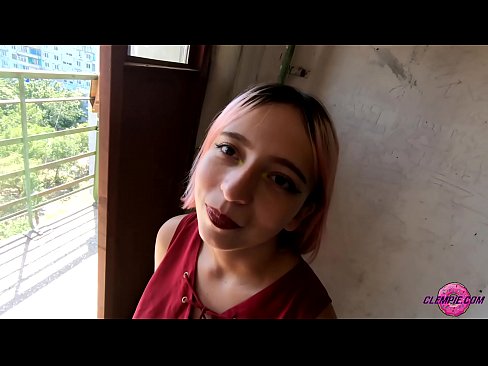 ❤️ Studentin saugt einen Fremden im Outback - Sperma auf seinem Gesicht Porno vk bei uns